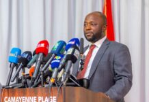 Les porte-paroles de la présidence et du gouvernement face à la presse : grâce présidentielle, sante, environnement et unité nationale au cœur des échanges